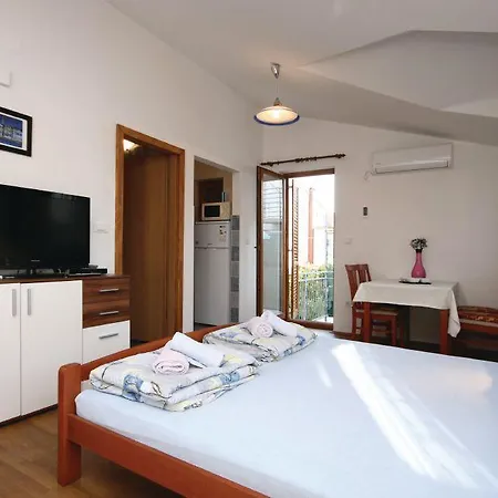Apartment Studio Izabela *