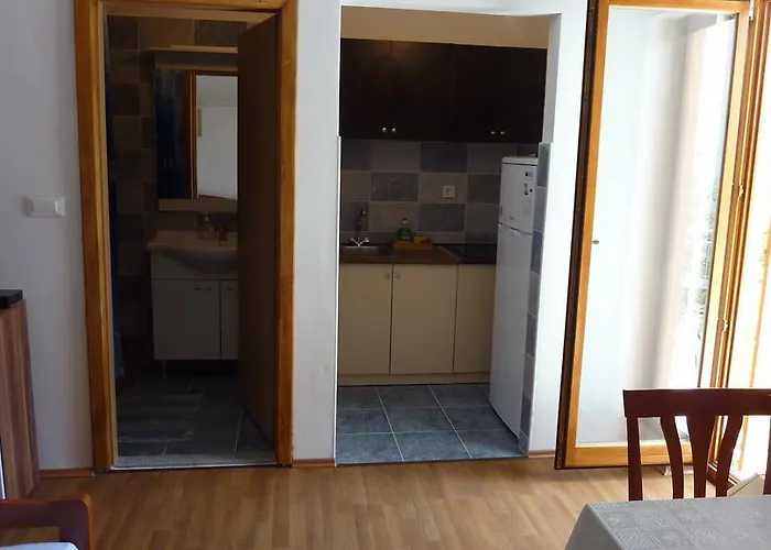 Izabela * Βόντιτσε