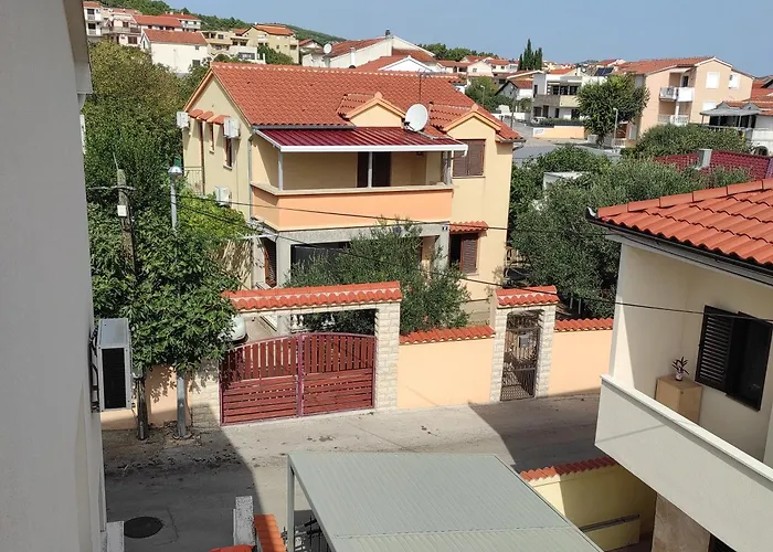 Διαμέρισμα Izabela *