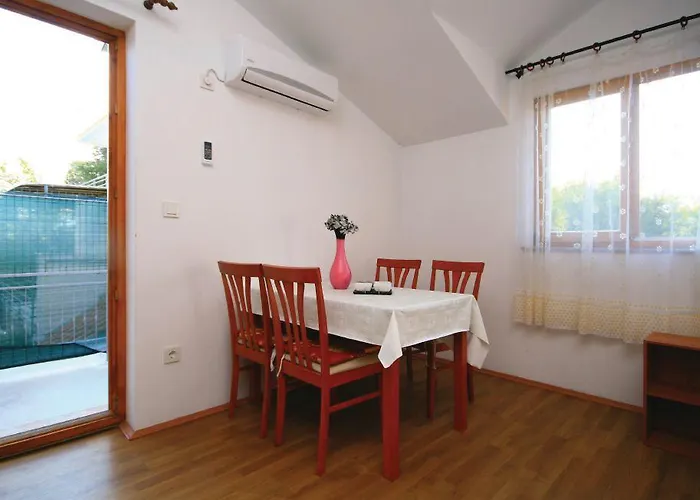 Izabela Διαμέρισμα *